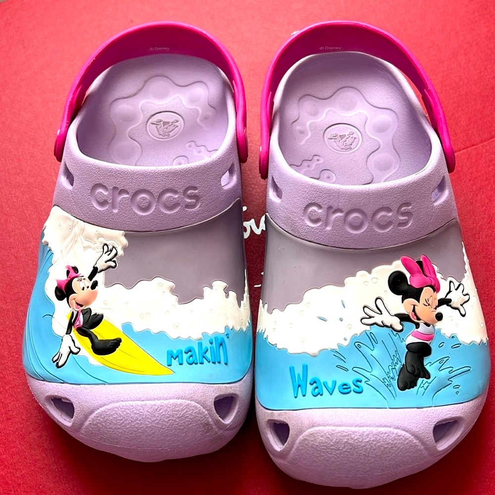 Crocs limited edition Mickey Minnie Mouse surfing crocs slip on violet p…